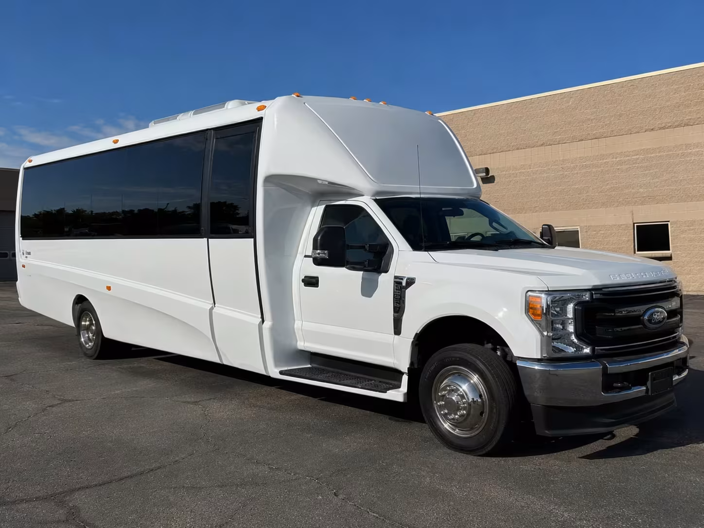 15 passenger minibus