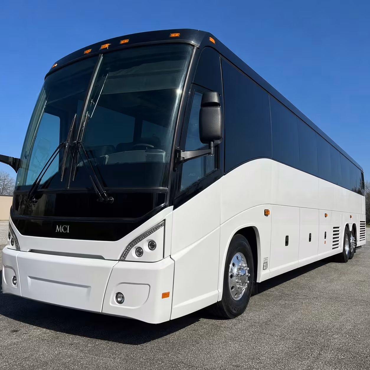 employee shuttle buses to dch and mcfarland boulevard in tuscaloosa