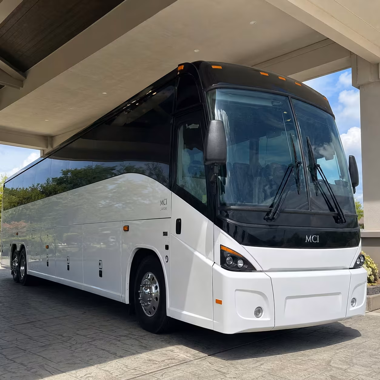 you can find and book government military transportation in tuscaloosa and any nearby city